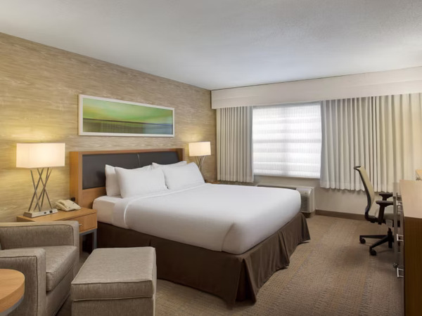 Holiday Inn Grand Rapids Airport