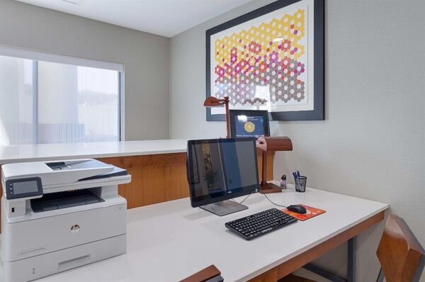 Holiday Inn Express & Suites Weston