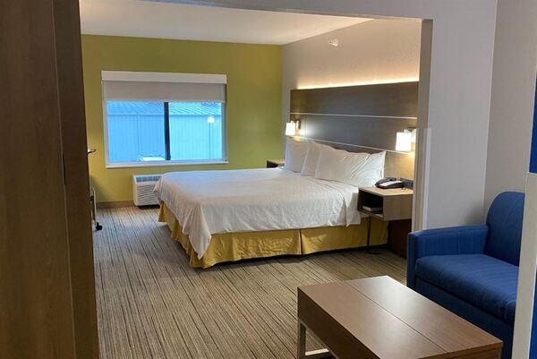 Holiday Inn Express & Suites Weston