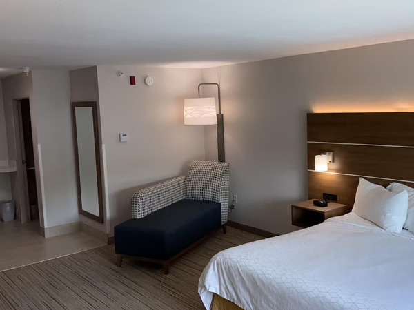 Holiday Inn Express & Suites Weston