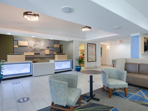 Holiday Inn Express & Suites Weston