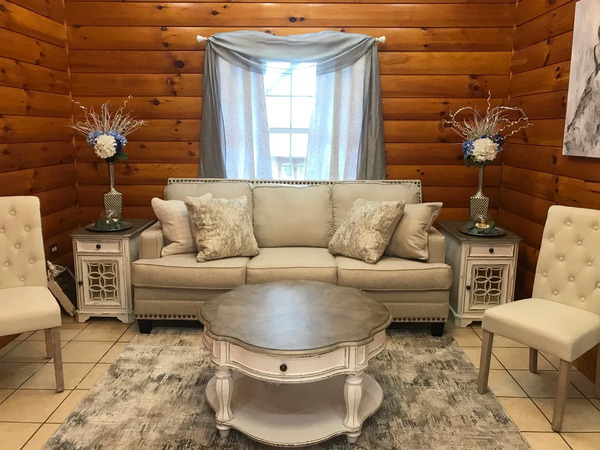 The Lodge at Logan Vineyards Wedding and Event Venue
