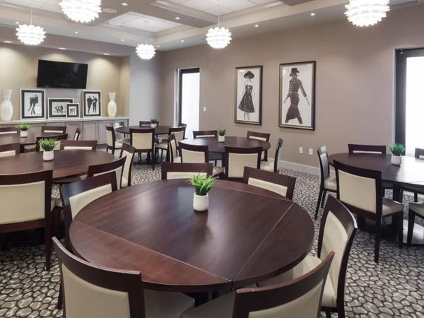 Holiday Inn Hotel & Suites Davenport