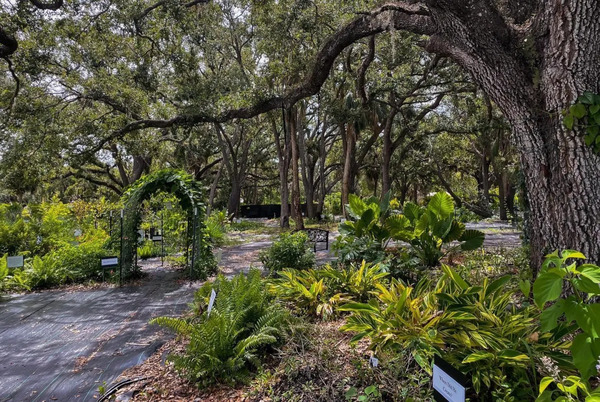 Creator's Farm & Garden