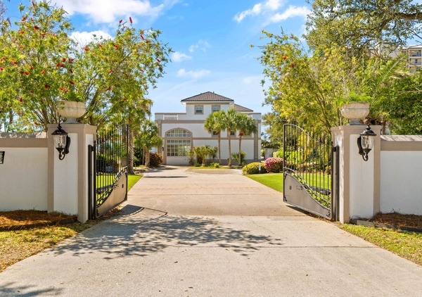 Bella Villa Estate