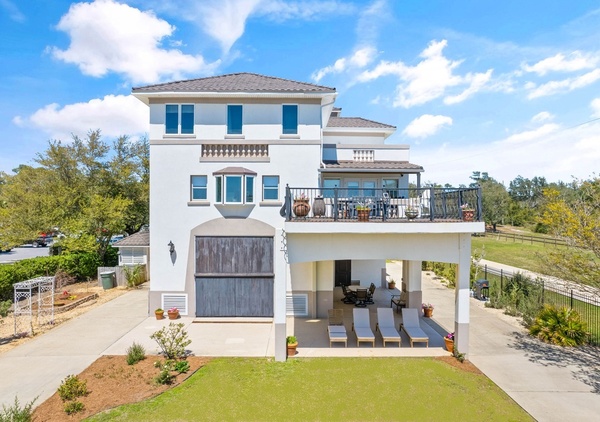 Bella Villa Estate