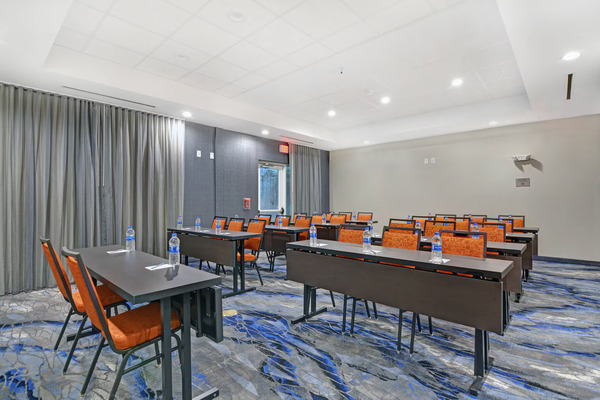 Fairfield by Marriott Houston Webster/NASA