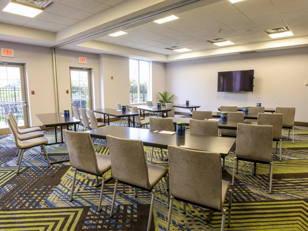 Holiday Inn Express & Suites North Bay