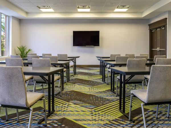 Holiday Inn Express & Suites North Bay