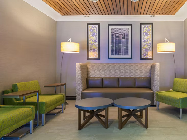 Holiday Inn Express & Suites North Bay