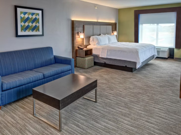 Holiday Inn Express & Suites Memphis Southwind