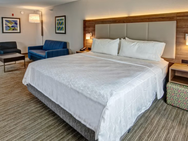 Holiday Inn Express & Suites Memphis Southwind