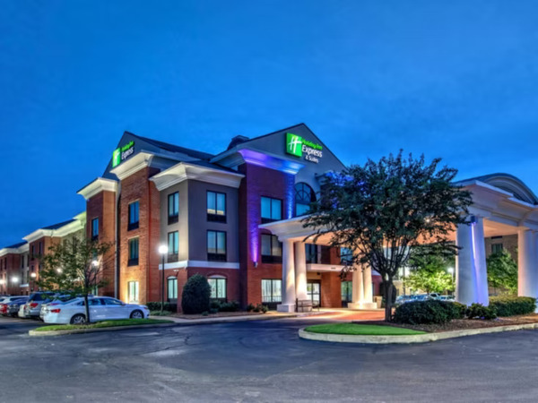 Holiday Inn Express & Suites Memphis Southwind