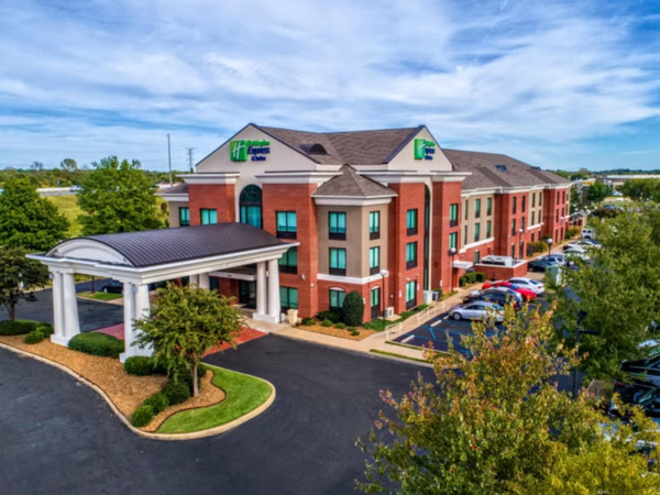 Holiday Inn Express & Suites Memphis Southwind