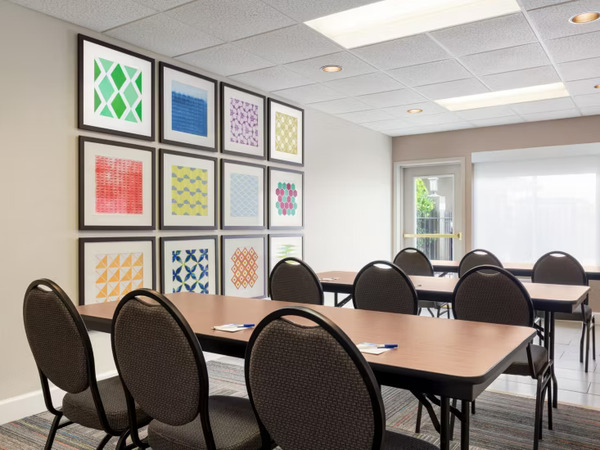 Holiday Inn Express & Suites Live Oak