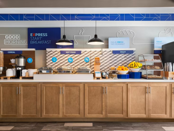 Holiday Inn Express & Suites Live Oak