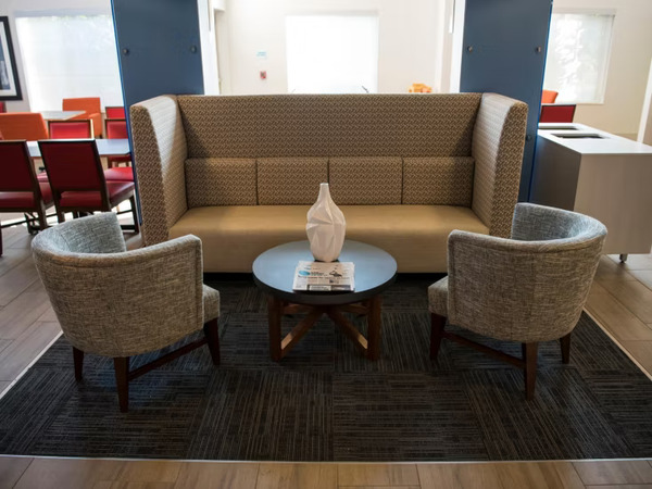 Holiday Inn Express & Suites Lexington-Downtown/University