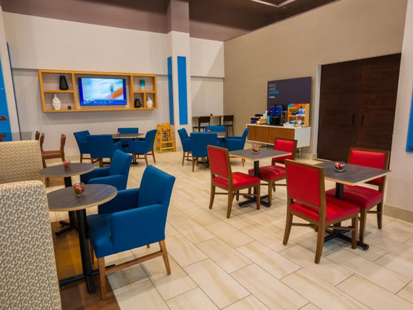 Holiday Inn Express & Suites Pasco-TriCities