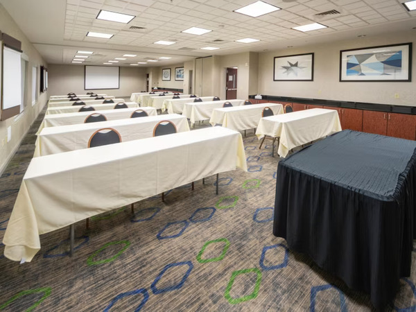 Holiday Inn Express & Suites Pasco-TriCities