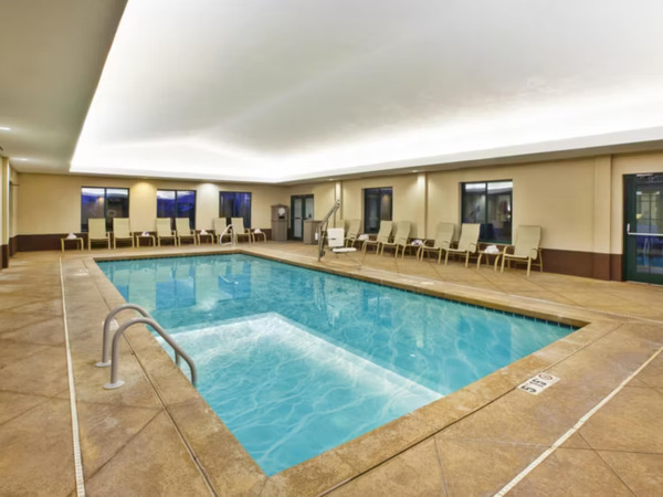 Holiday Inn Express & Suites Bryan-Montpelier