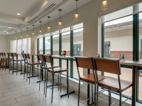 Holiday Inn Express & Suites Bryan-Montpelier