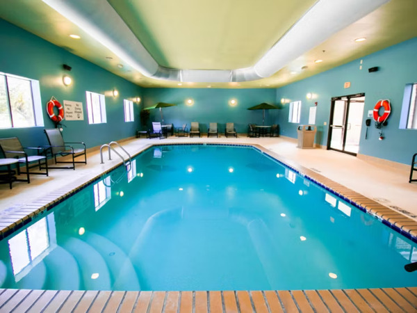 Holiday Inn Express & Suites Baton Rouge -Port Allen