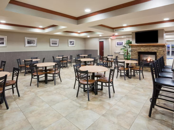 Holiday Inn Express & Suites Aberdeen