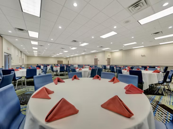 Holiday Inn Express & Suites Beatrice