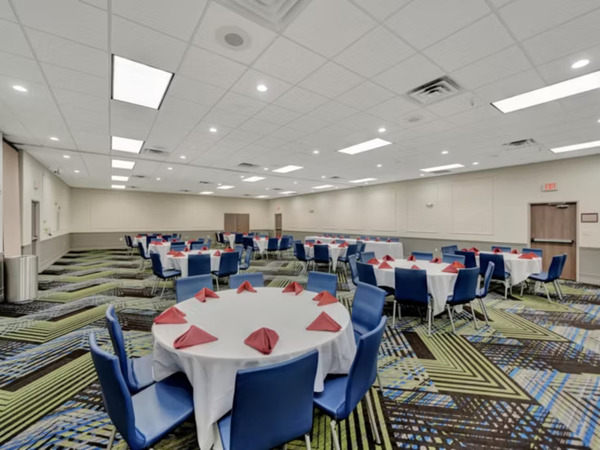 Holiday Inn Express & Suites Beatrice