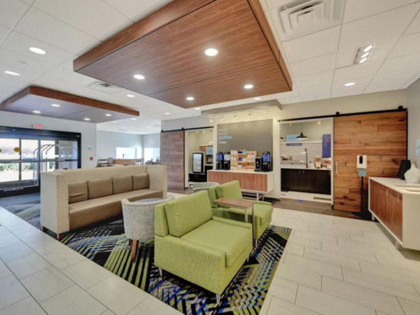 Holiday Inn Express & Suites Beatrice