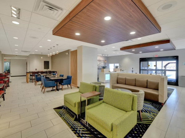 Holiday Inn Express & Suites Beatrice