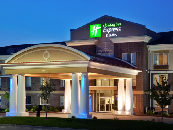 Holiday Inn Express & Suites Altoona-Des Moines