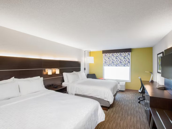 Holiday Inn Express & Suites Altoona-Des Moines
