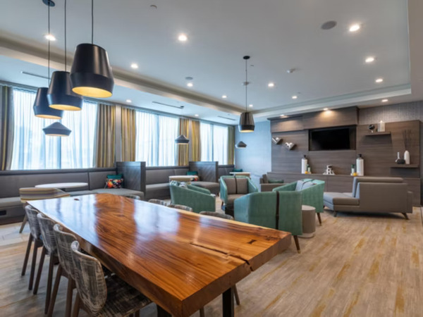 Holiday Inn Woodruff Rd