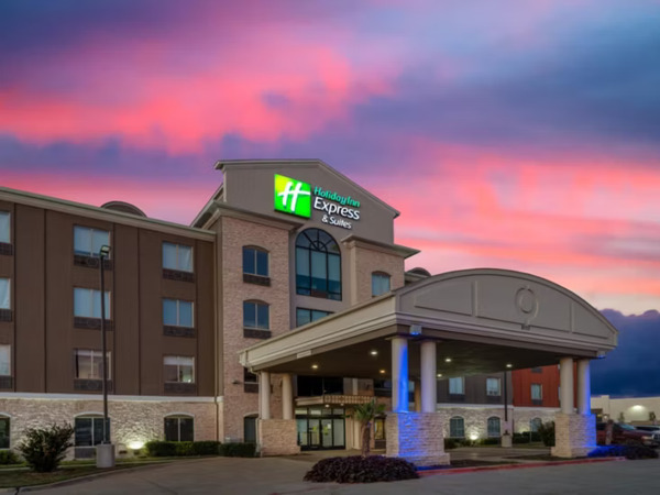 Holiday Inn Express & Suites Dallas East - Fair Park