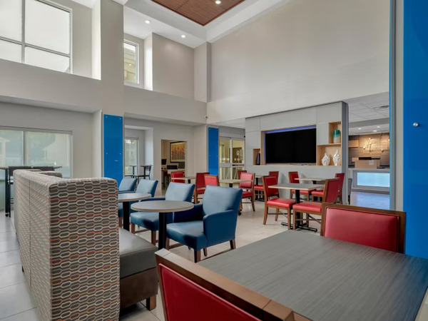 Holiday Inn Express & Suites Lufkin South