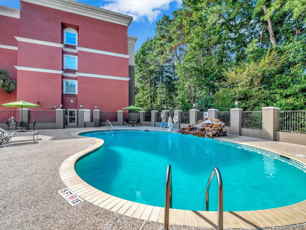 Holiday Inn Express & Suites Lufkin South