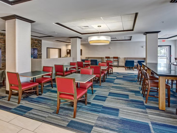 Holiday Inn Express & Suites Cookeville