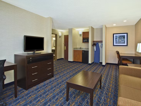 Holiday Inn Express & Suites Pittsburgh West Mifflin