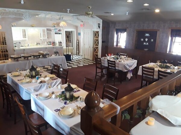 Ridgewood Winery on Daffodil Hill Farm