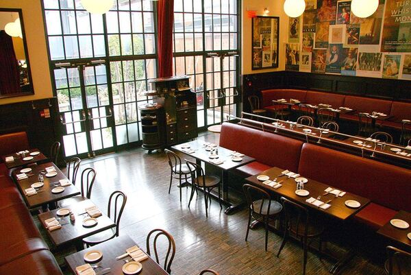 Le Select Bistro