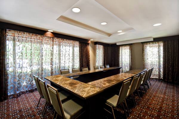 Hampton Inn Mall of Georgia