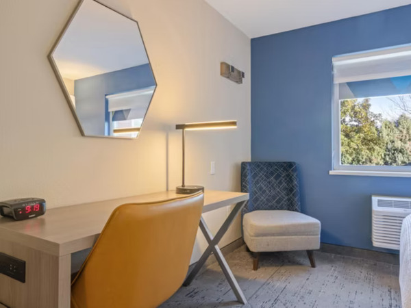 Holiday Inn Express & Suites Torrington