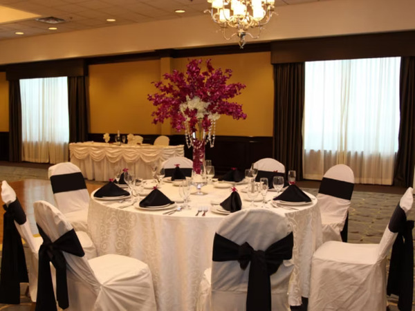 Holiday Inn- Mount Olive