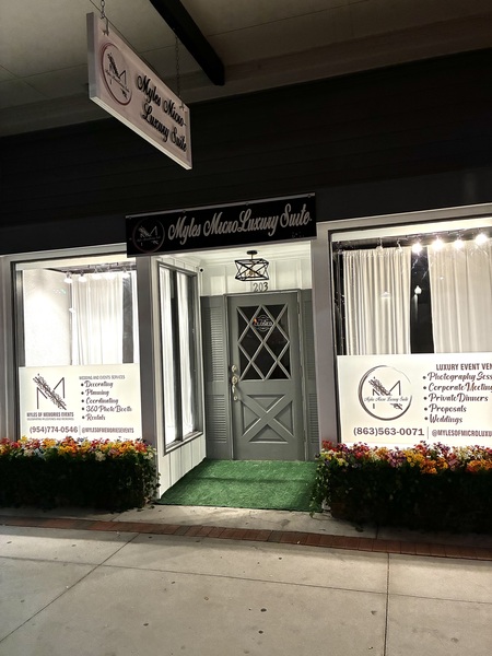 Myles MicroLuxury Suite