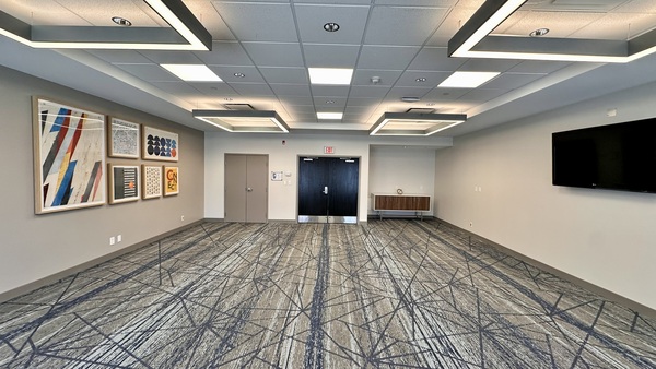 Holiday Inn Express & Suites