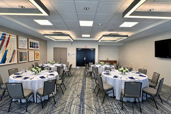 Holiday Inn Express & Suites