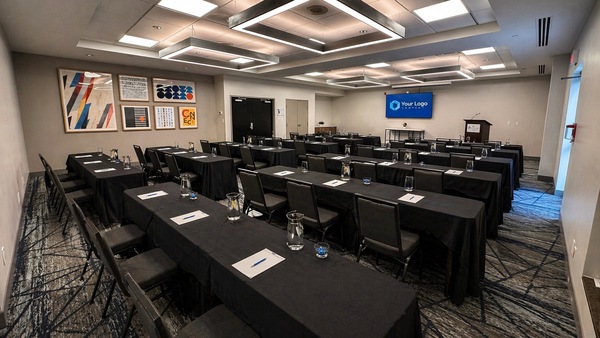 Holiday Inn Express & Suites