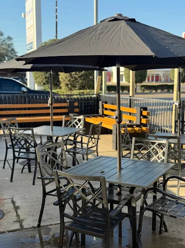 Creole's Restaurant & Lounge