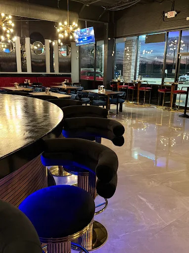 Creole's Restaurant & Lounge